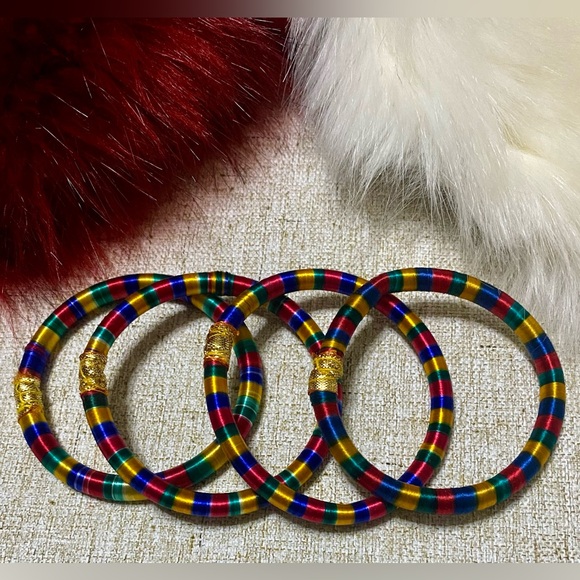 🪅SET OF 5 BRACELETS, MADE OF PLASTIC, AND MADE WITH COLORED THREADS🪅 ⛩️#COA - Picture 5 of 5
